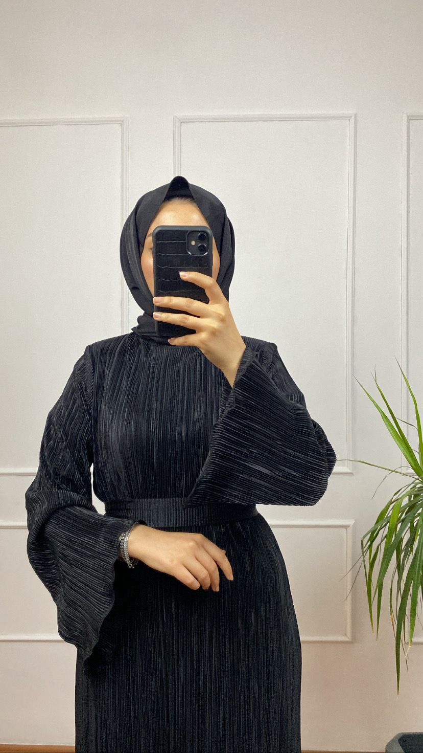 Siyah Ahel Elbise