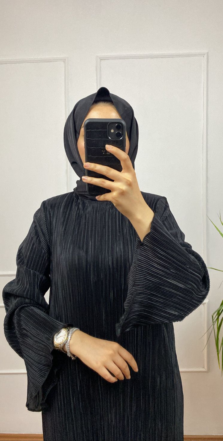 Siyah Ahel Elbise